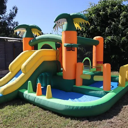 Luxury Private Free Play Park Inc Quid Bikes Private Heated Swimming Pool