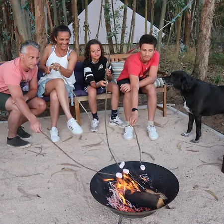 Luxury Private Free Play Park Inc Quid Bikes Private Heated Swimming Pool Apartment