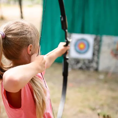 Apartment Luxury Private Free Play Park Inc Quid Bikes Private Heated Swimming Pool *