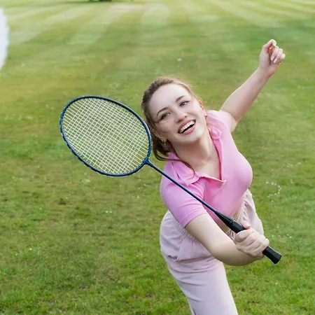 Luxury Private Free Play Park Inc Quid Bikes Private Heated Swimming Pool Sinde