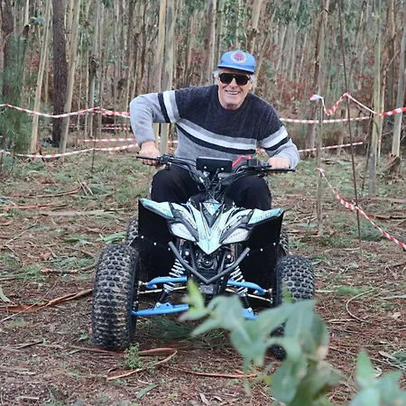 Luxury Private Free Play Park Inc Quid Bikes Private Heated Swimming Pool Apartment *